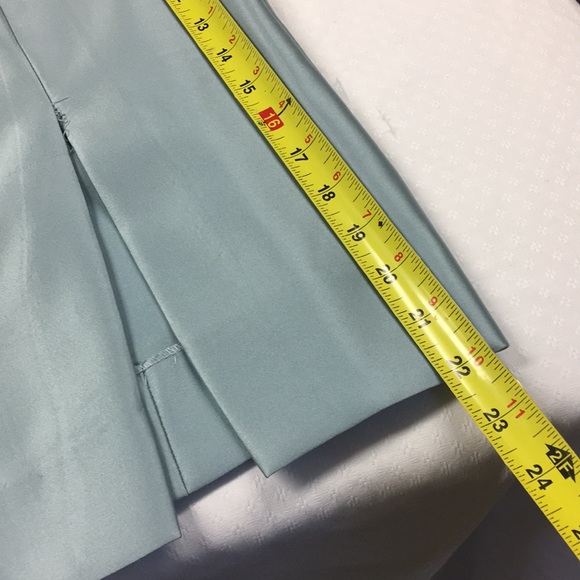 Mid knee satin dress - Picture 7 of 8